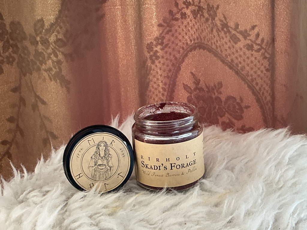 Skadi’s Forage - Wild Forest Berry & Bee Polen Blend